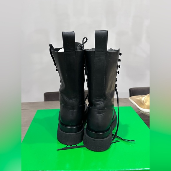 Bottega Veneta
Lug Sole Combat Boots - Picture 10 of 17